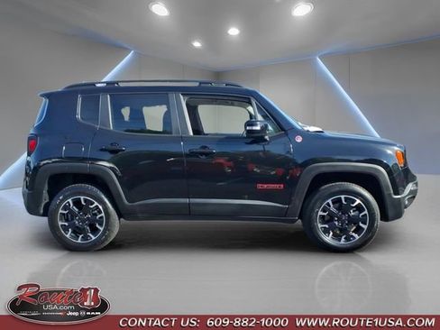 Used 2023 Jeep Renegade Trailhawk AWD/4WD image 2