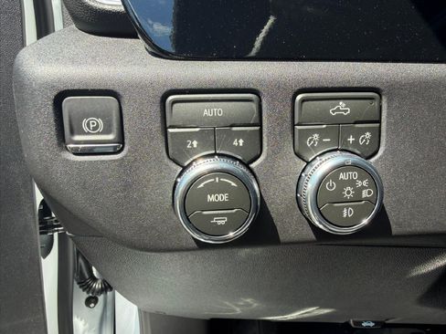 New 2026 GMC Sierra 1500 Elevation w/ Elevation Select Package AWD/4WD image 16