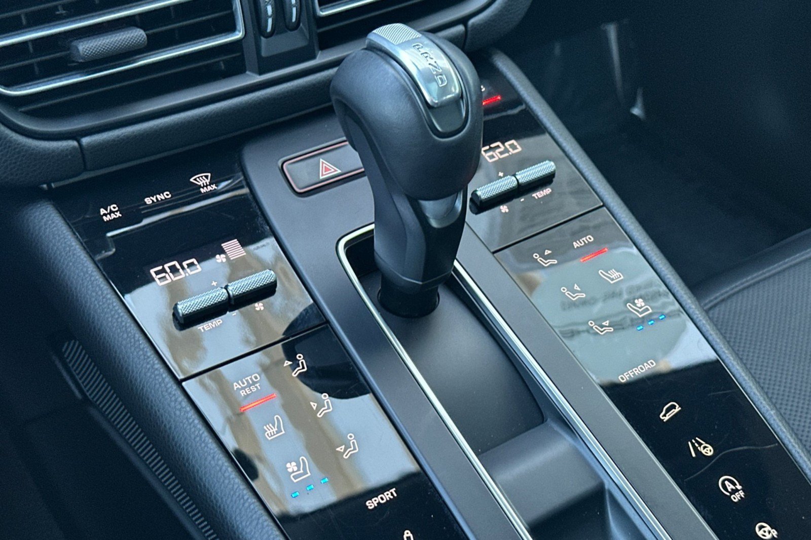 Certified 2023 Porsche Macan S AWD/4WD image 22