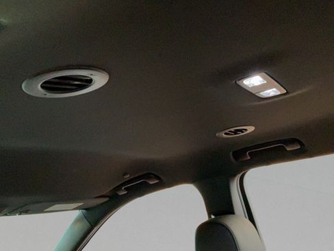 Used 2022 Chevrolet Traverse LT w/ LPO, Floor Liner Package FWD image 37