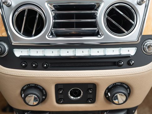 Used 2017 Rolls-Royce Ghost image 36