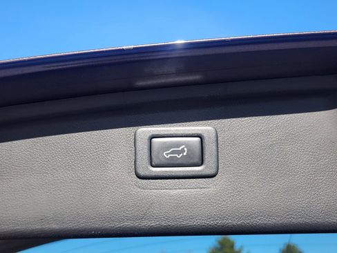 Used 2019 Subaru Outback 3.6R Touring image 22