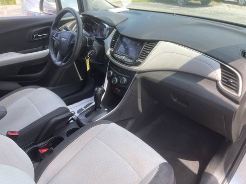Used 2020 Chevrolet Trax LS w/ Tint and Cruise Package FWD image 25