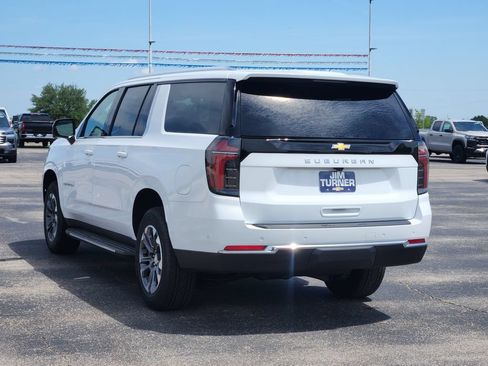 New 2026 Chevrolet Suburban LS RWD image 5
