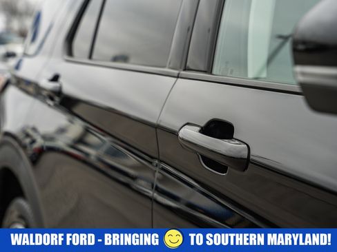 Certified 2025 Ford Explorer Platinum w/ Ultimate Package image 20