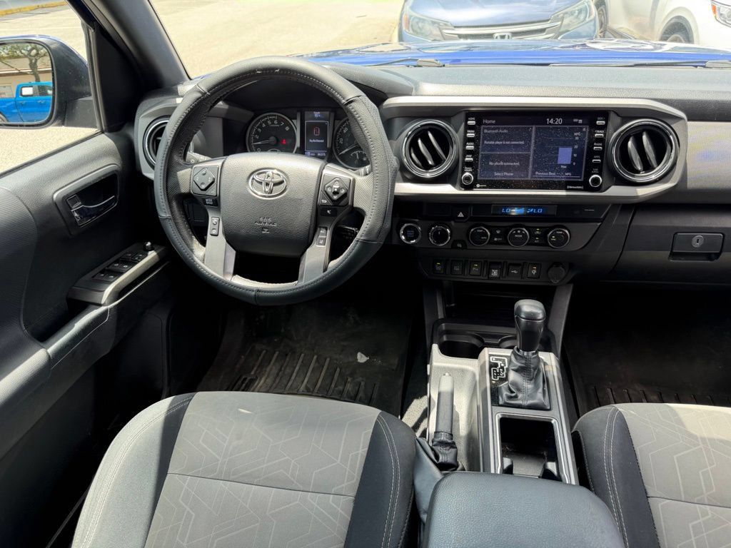 Used 2022 Toyota Tacoma TRD Off-Road w/ Technology Package AWD/4WD image 19