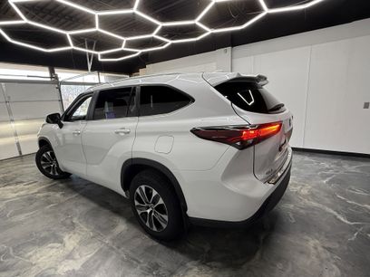 Used 2024 Toyota Highlander XLE