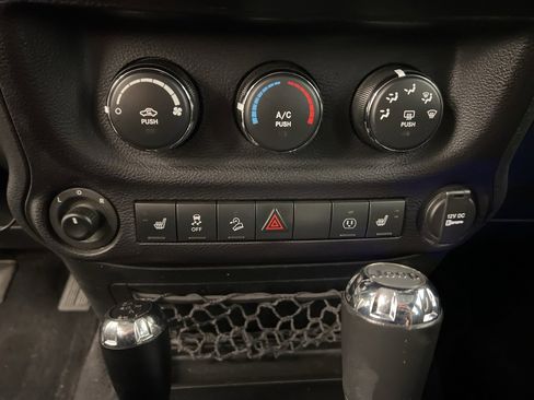 Used 2016 Jeep Wrangler Unlimited Sahara w/ Dual Top Group image 12