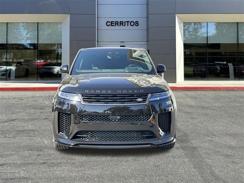 Used 2024 Land Rover Range Rover Sport image 2