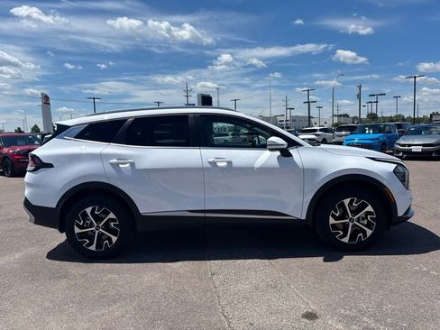 Used 2025 Kia Sportage EX AWD/4WD image 4