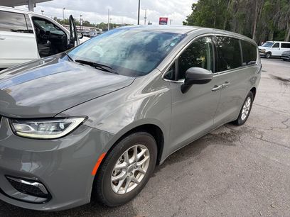 Used 2023 Chrysler Pacifica Touring-L