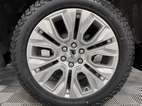 Used 2021 GMC Sierra 1500 Denali w/ Denali Ultimate Package AWD/4WD image 39