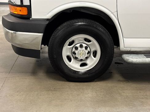 Used 2024 Chevrolet Express 2500 Work Van w/ Driver Convenience Package image 9