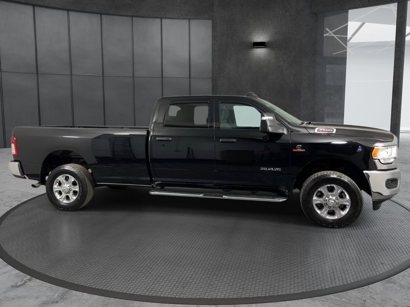 Used 2024 RAM 3500 Big Horn AWD/4WD image 4