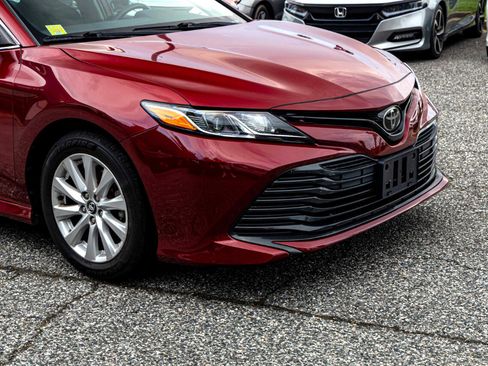 Used 2020 Toyota Camry LE image 9