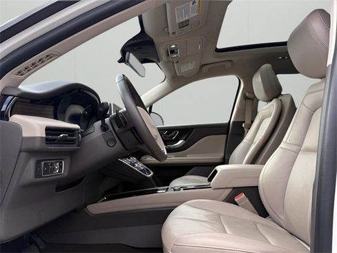 Used 2020 Lincoln Corsair Reserve w/ Equipment Group 201A image 13
