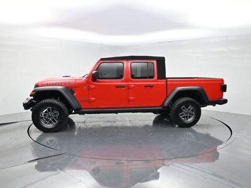 Used 2024 Jeep Gladiator Mojave AWD/4WD image 3