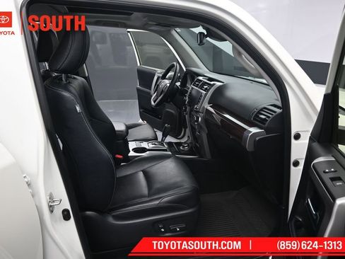 Used 2023 Toyota 4Runner Limited AWD/4WD image 32