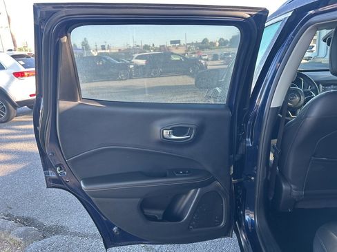Used 2018 Jeep Compass Latitude w/ Popular Equipment Group image 32