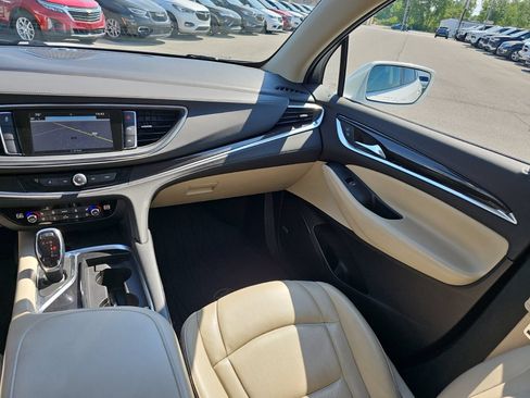 Used 2018 Buick Enclave Premium FWD image 29