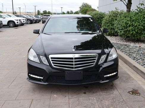Used 2013 Mercedes-Benz E 350 4MATIC Sedan image 3