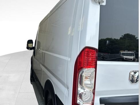 Used 2025 RAM ProMaster 2500 w/ U-Haul Equipment Group FWD image 4