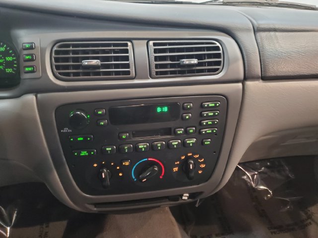 Used 2005 Ford Taurus SE FWD image 19