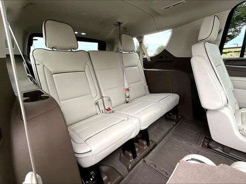 Used 2024 GMC Yukon XL Denali w/ Denali Reserve Package AWD/4WD image 26