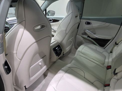 New 2026 Aston Martin DBX 707 image 19