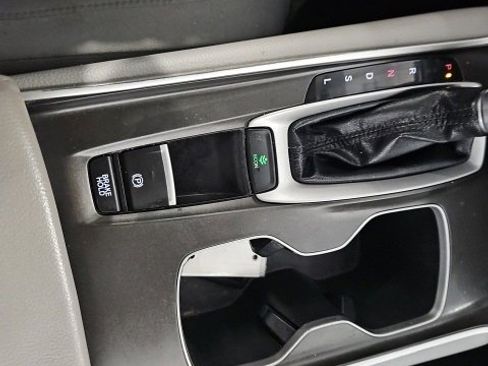 Used 2018 Honda Accord EX image 14