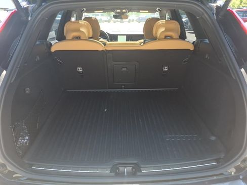 Used 2025 Volvo XC60 B5 Ultra w/ Protection Package Premier AWD/4WD image 14