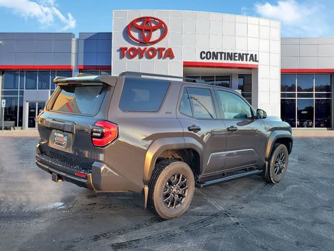 New 2026 Toyota 4Runner SR5 image 5