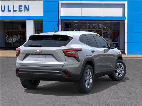 New 2026 Chevrolet Trax LS w/ Driver Confidence Package image 4