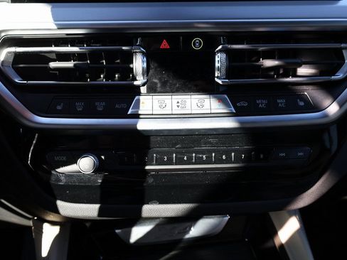 Used 2025 BMW X4 xDrive30i image 31