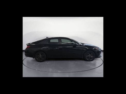 Used 2022 Hyundai Elantra SEL w/ Convenience Package FWD image 7