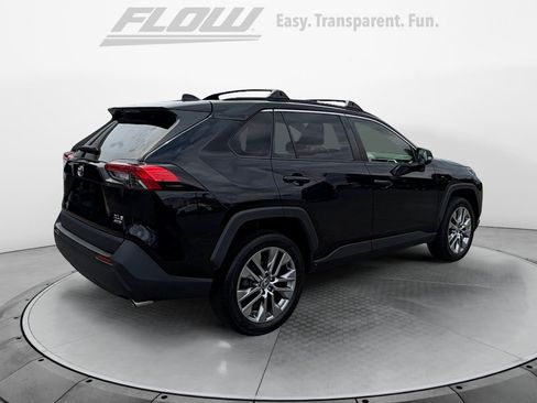 Used 2022 Toyota RAV4 XLE Premium AWD/4WD image 9