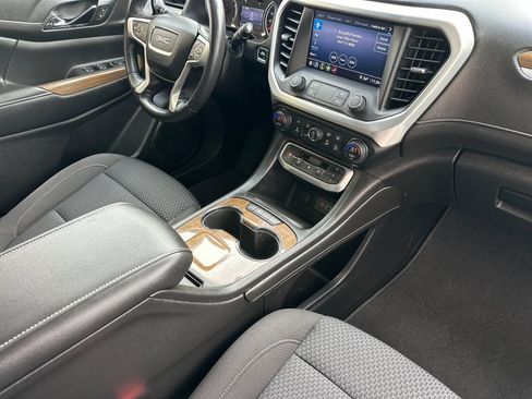 Used 2020 GMC Acadia SLE image 19