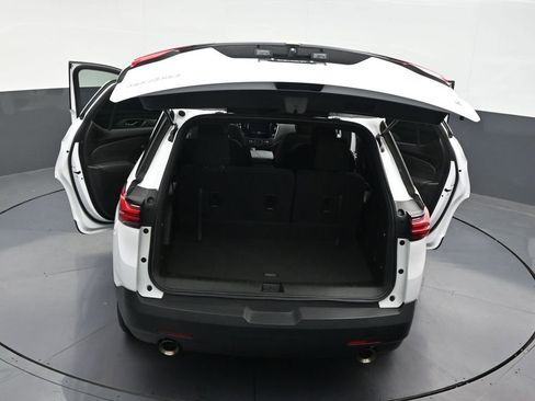 Used 2023 Chevrolet Traverse LT FWD image 30