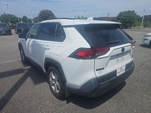 Used 2021 Toyota RAV4 XLE w/ Convenience Package AWD/4WD image 7