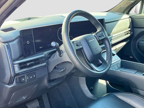 Used 2025 Hyundai Santa Fe Calligraphy AWD/4WD image 9