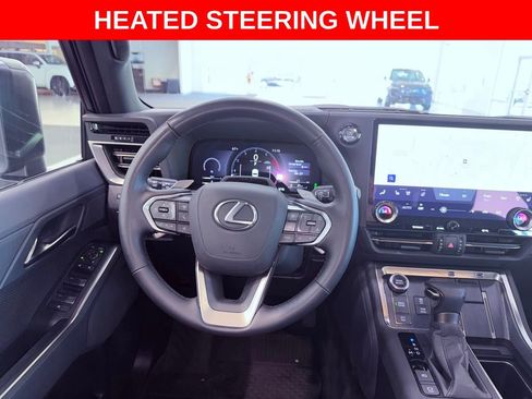 Used 2025 Lexus GX 550 w/ Accessory Package (2T) image 17