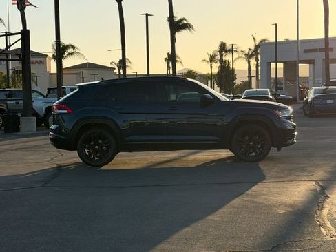 Used 2022 Volkswagen Atlas Cross Sport SEL R-Line AWD/4WD image 4