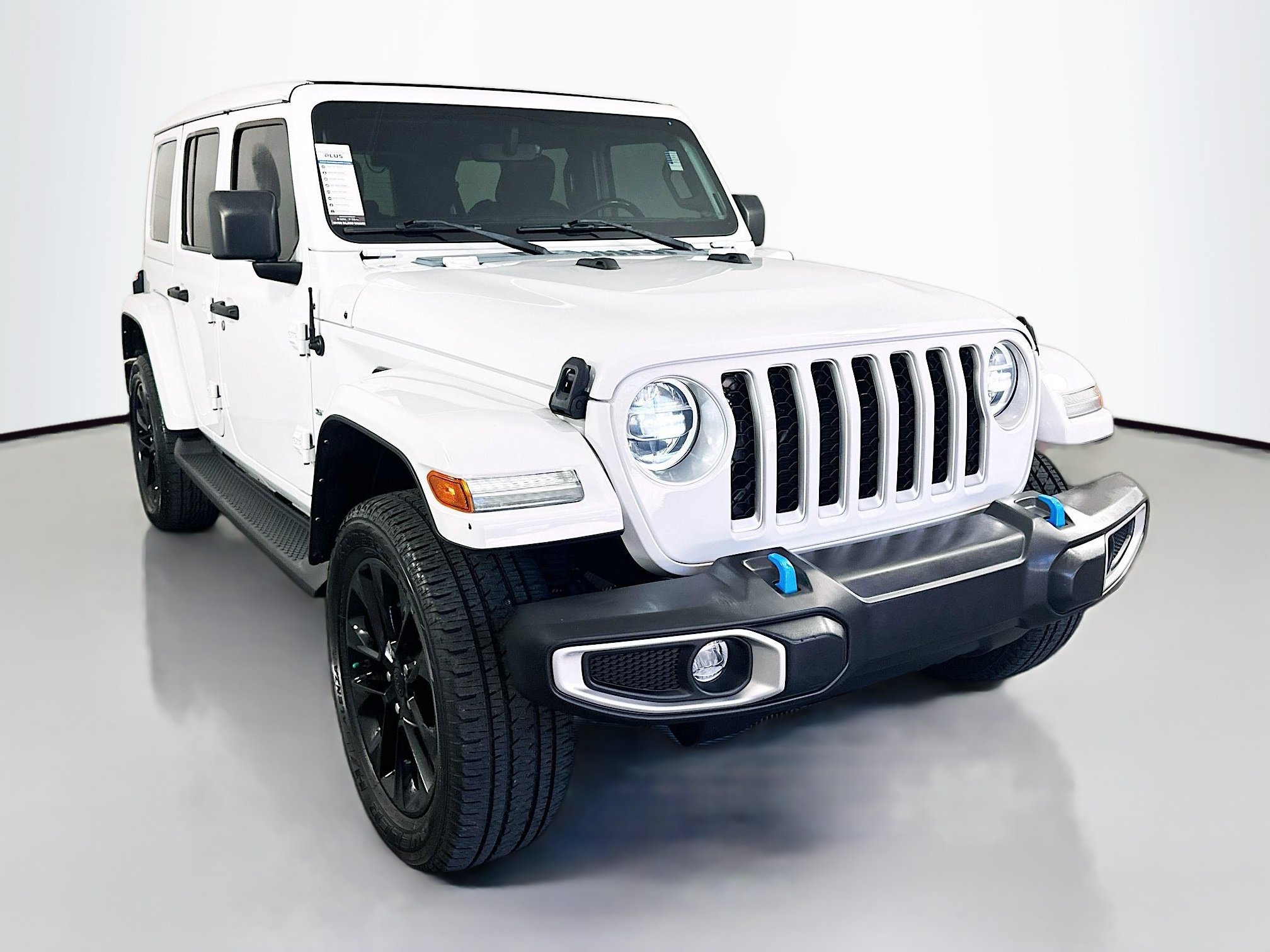 Used 2022 Jeep Wrangler Unlimited Sahara w/ Cold Weather Group AWD/4WD image 1