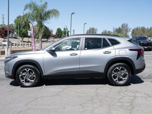 Used 2026 Chevrolet Trax LT w/ Driver Confidence Package FWD image 8