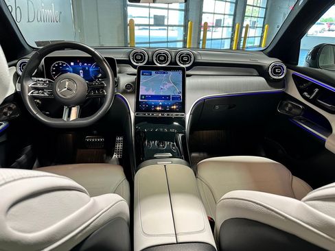 Used 2025 Mercedes-Benz GLC 350e 4MATIC image 6