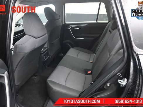 Used 2025 Toyota RAV4 XLE AWD/4WD image 10