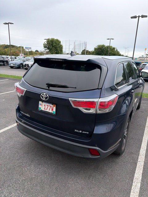 Used 2016 Toyota Highlander XLE AWD/4WD image 11