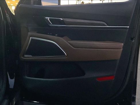 Used 2021 Kia Telluride SX w/ SX Prestige Package image 22