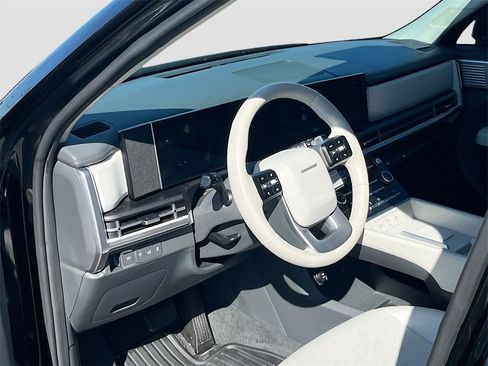 Used 2024 Hyundai Santa Fe SE image 9