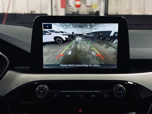 Used 2022 Ford Escape SE w/ SE Sport Appearance Package image 34